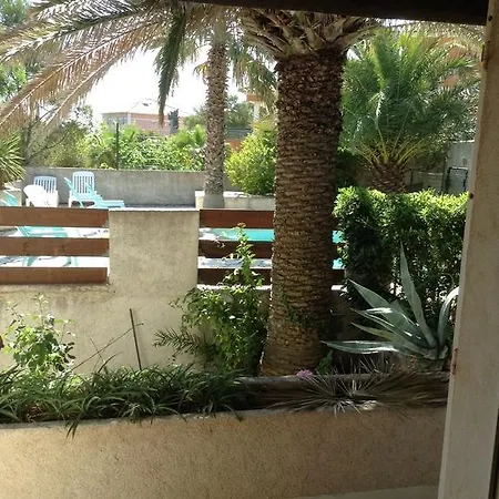 Hotel De La 2*